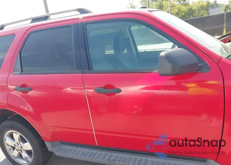 2009 Ford Escape Xlt z USA, uszkodzony, nr VIN 1FMCU03739KA81065